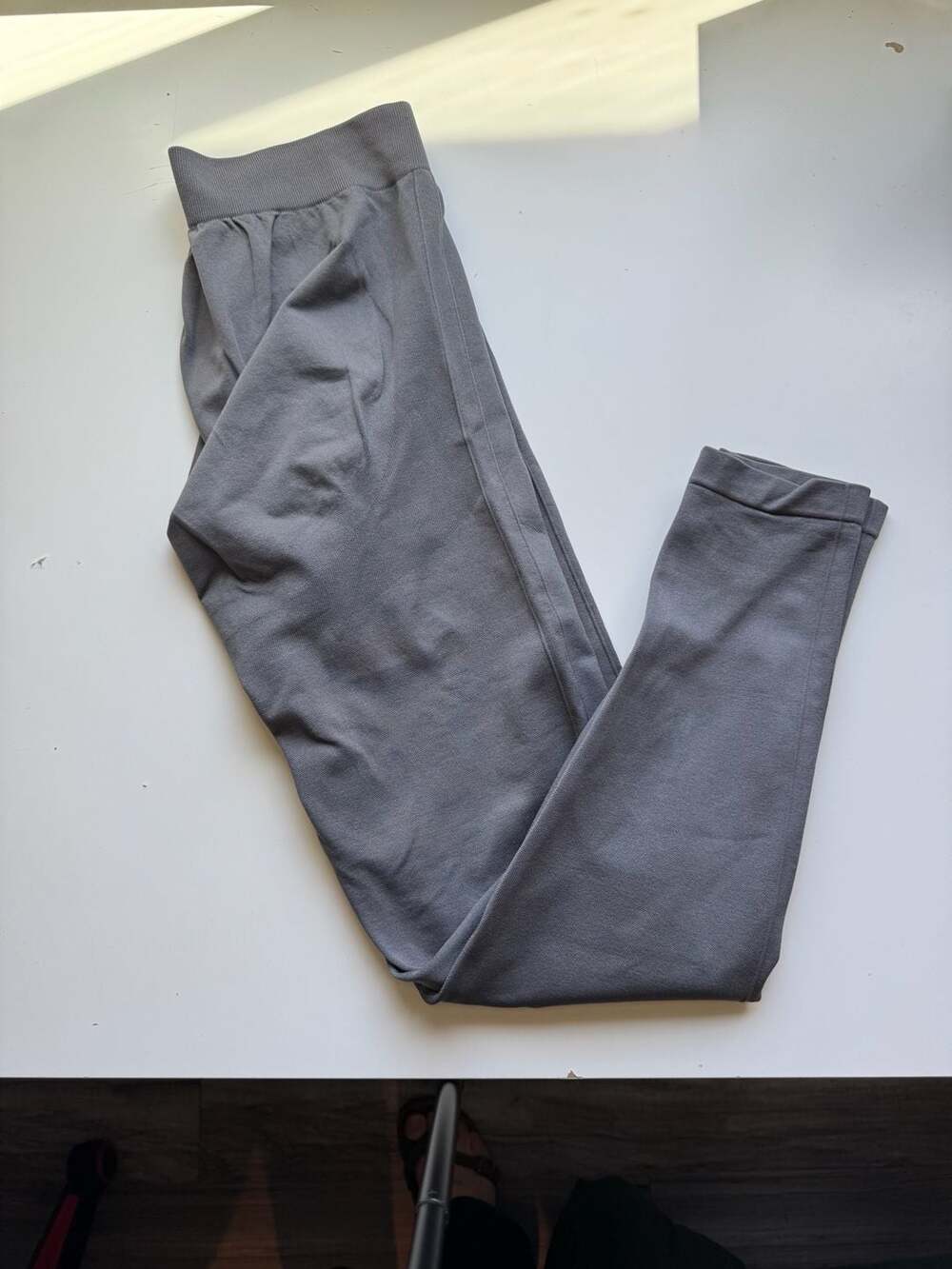 Maternity Bundle Size S. 2 pairs of Leggings, 1 pair of Jeans, and 1 Shorts. - Picture 3 of 8